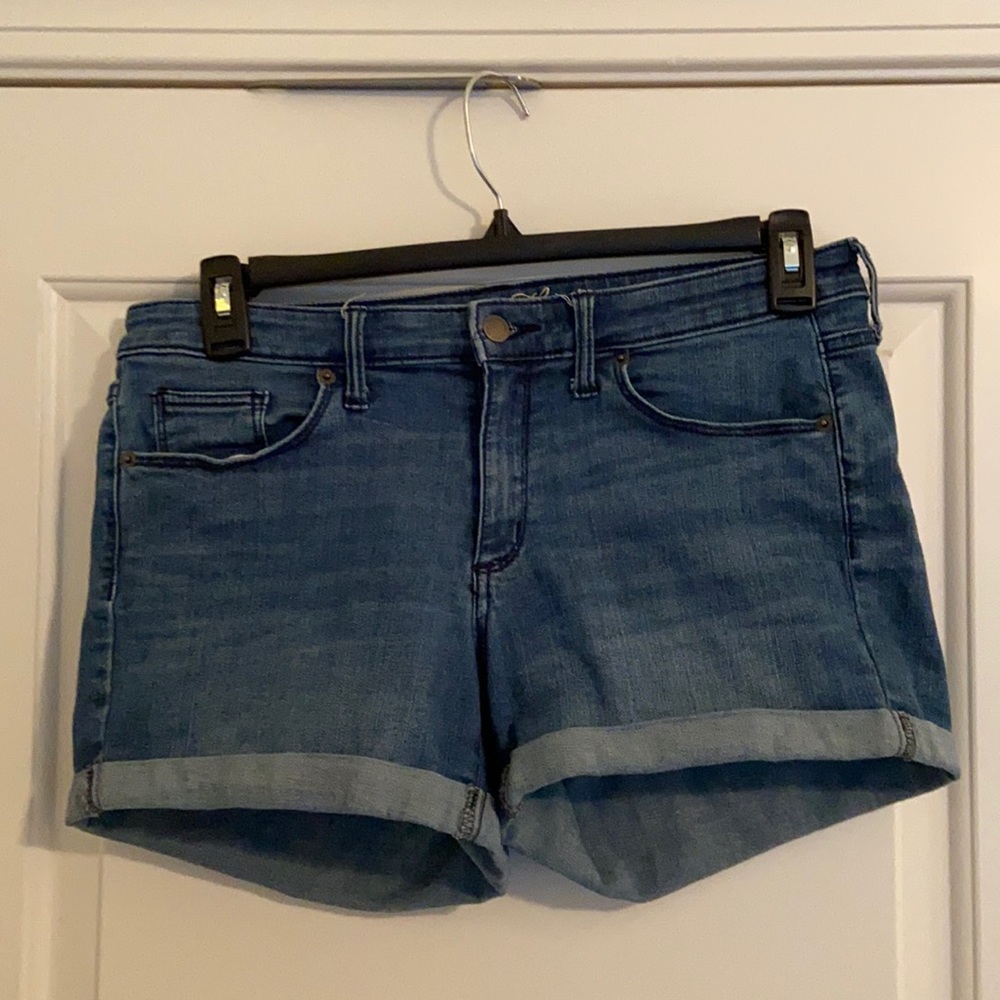 NWOT Universal Thread Shorts 10/30